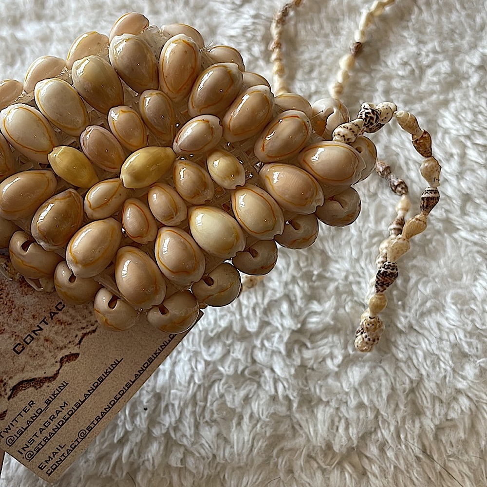 *NEW* Shell Mini Purse - Picture 4 of 4